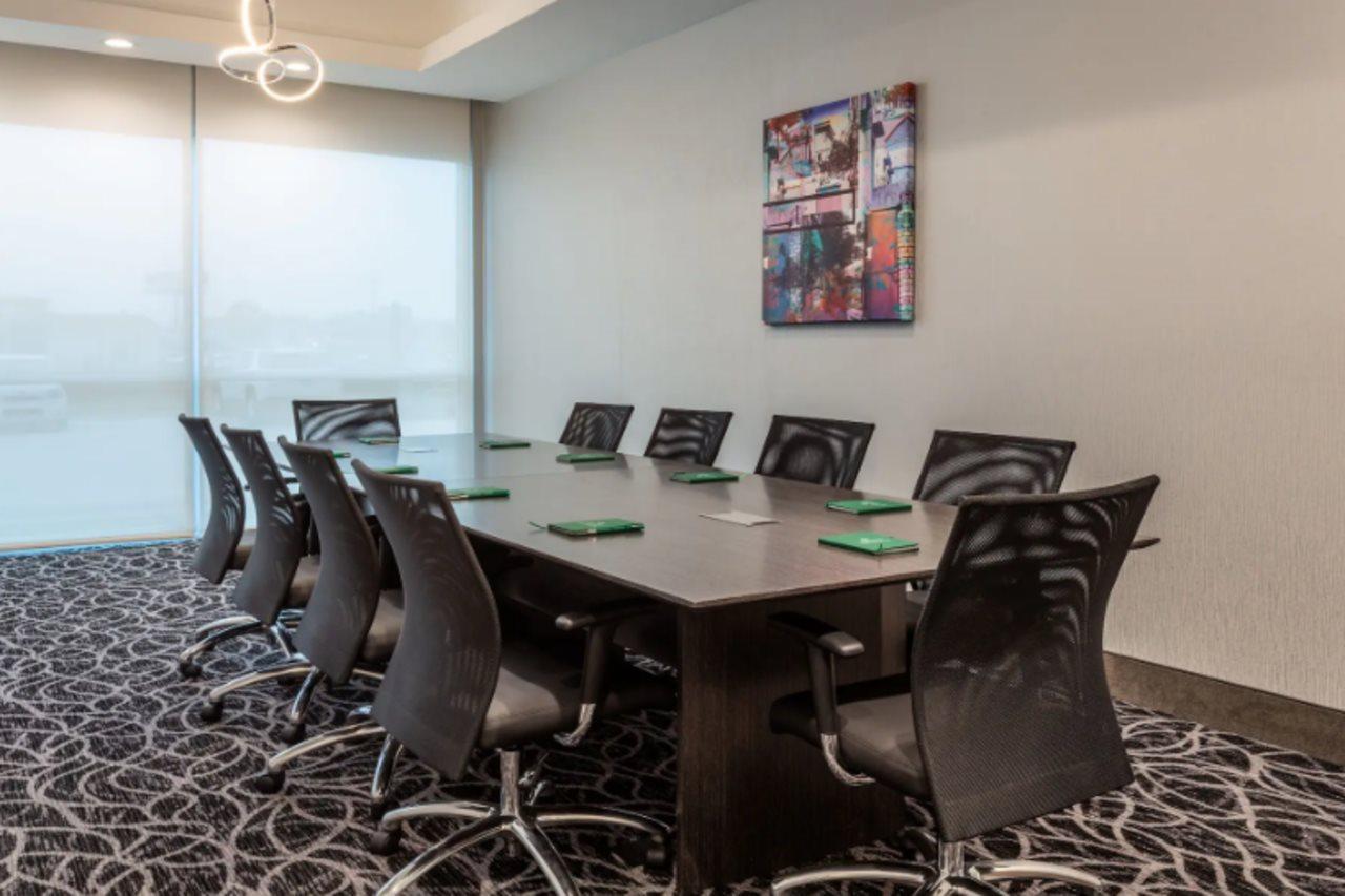 La Quinta Inn & Suites By Wyndham Shorewood 外观 照片